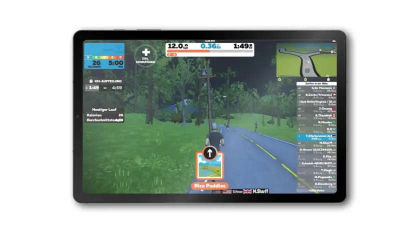 Ein virtueller Lauf auf einem Tablet, der eine virtuelle Landschaft mit Läufern und Statistiken zeigt.